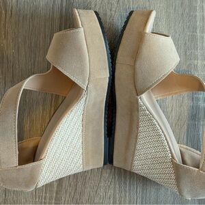 Elegant Tan Wedge Sandals